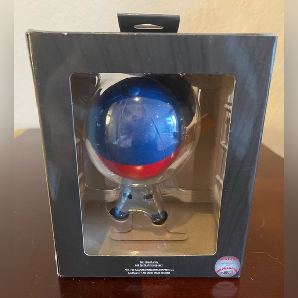 Hallmark Dodger Baseball ⚾️ Ornament. - Picture 6 of 6